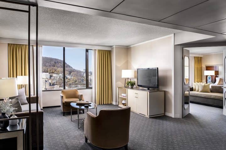 Room 32 of 75