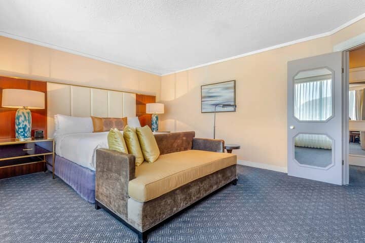 Room 19 of 75